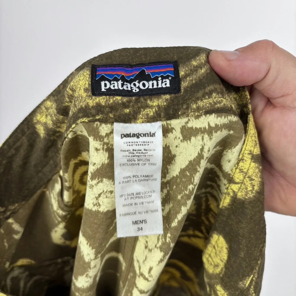 Patagonia Wavefarer Board Shorts Mens 34 Brown Yellow‎ Floral Swim Trunks